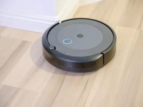 Robot Vacuum vs Regular Vacuum: Which Suits Your Home?